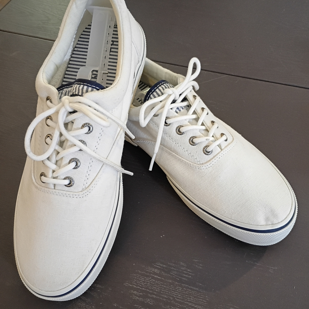 Sperry Men's White Canvas Sneakers Boat Shoes. 10.5M NEW Toe dimple Needs Steam.